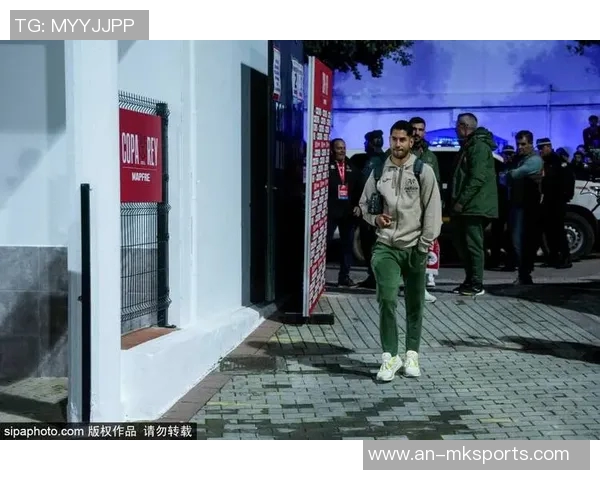 一贝蒂斯球迷袭击了一巴萨球迷,部分球迷甚至高喊“你真棒”——在激情中寻找更美好的球迷体验